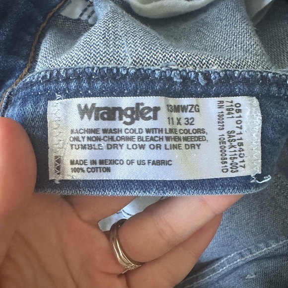 Vintage Wrangler High-Rise Jeans - Picture 6 of 9